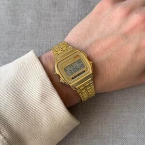 Vintage style gold classic preppy